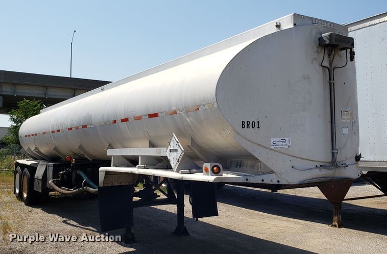 image for item DH2831 1973 Fruehauf UNR468701 tank trailer