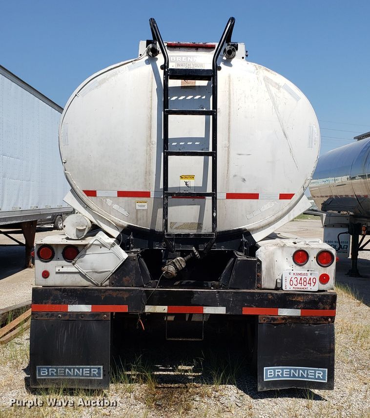 image for item DH2831 1973 Fruehauf UNR468701 tank trailer