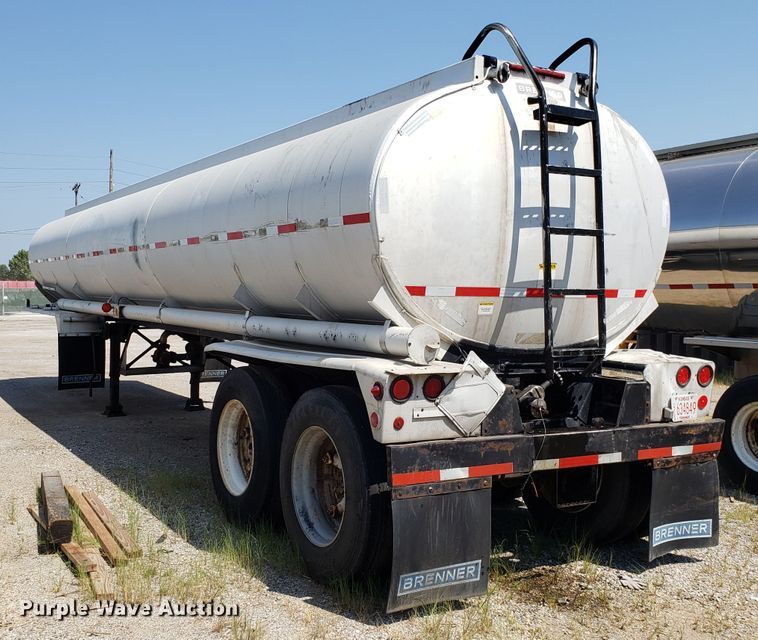 image for item DH2831 1973 Fruehauf UNR468701 tank trailer
