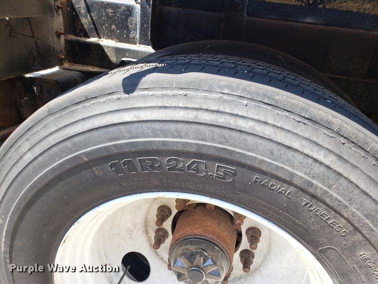 image for item DH2831 1973 Fruehauf UNR468701 tank trailer