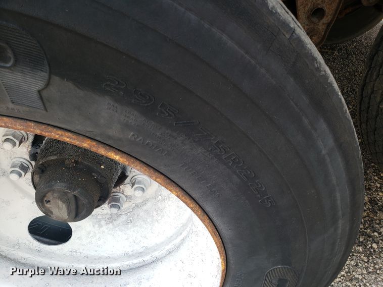 image for item DH2835 1997 Wabash dry van trailer