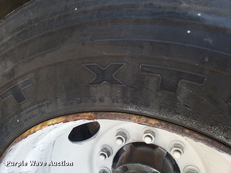 image for item DH2836 2001 Wabash dry van trailer