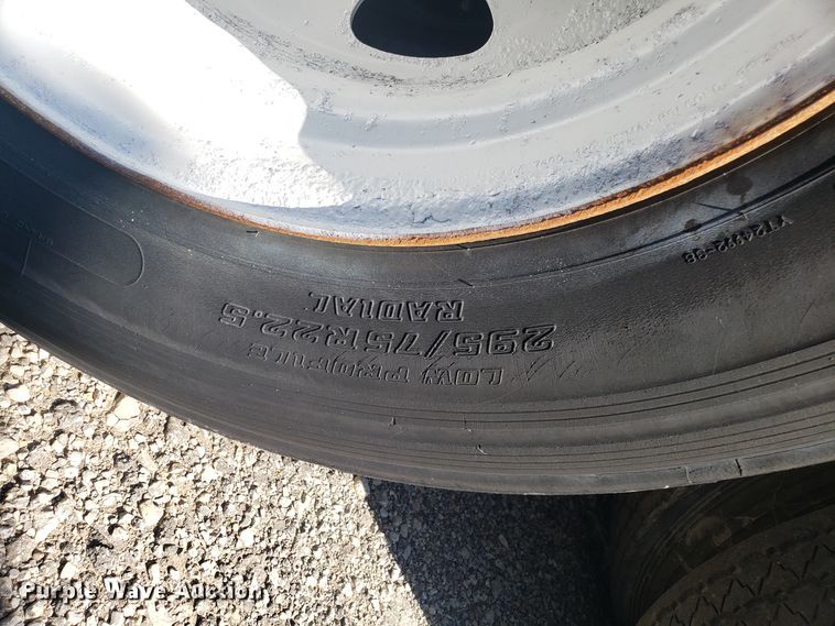 image for item DH2837 2000 Wabash dry van trailer