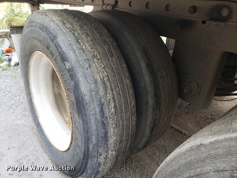 image for item DH2841 2004 Dorsey dry van trailer