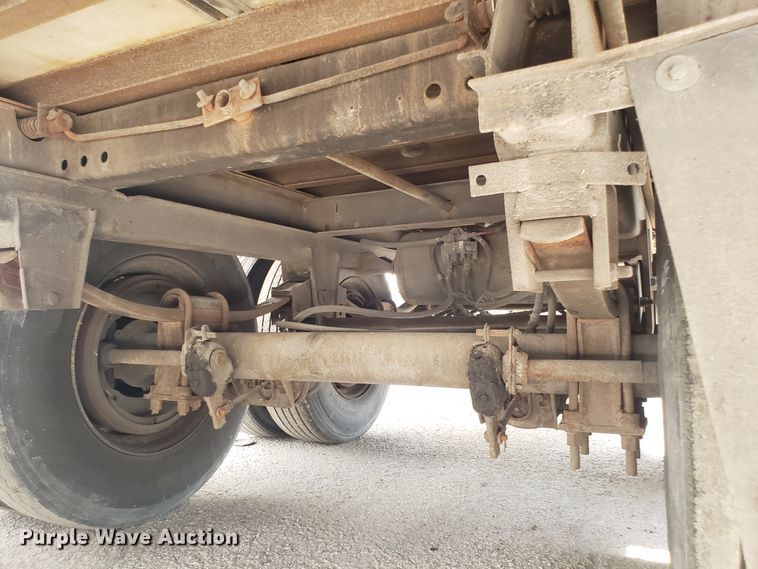 image for item DH2842 1998 Utility dry van trailer