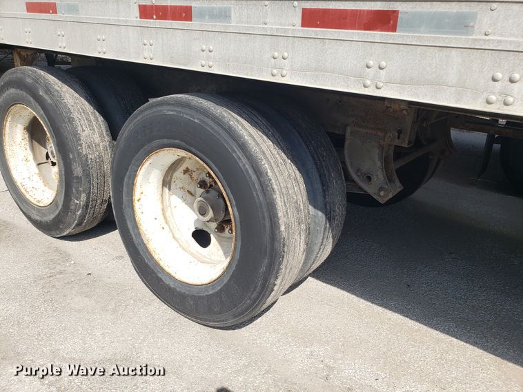 image for item DH2843 1996 Utility dry van trailer