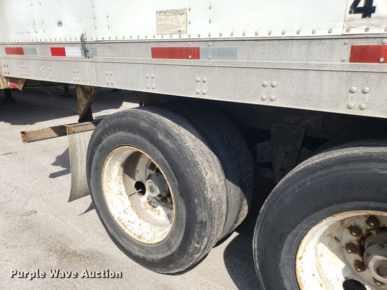 image for item DH2843 1996 Utility dry van trailer