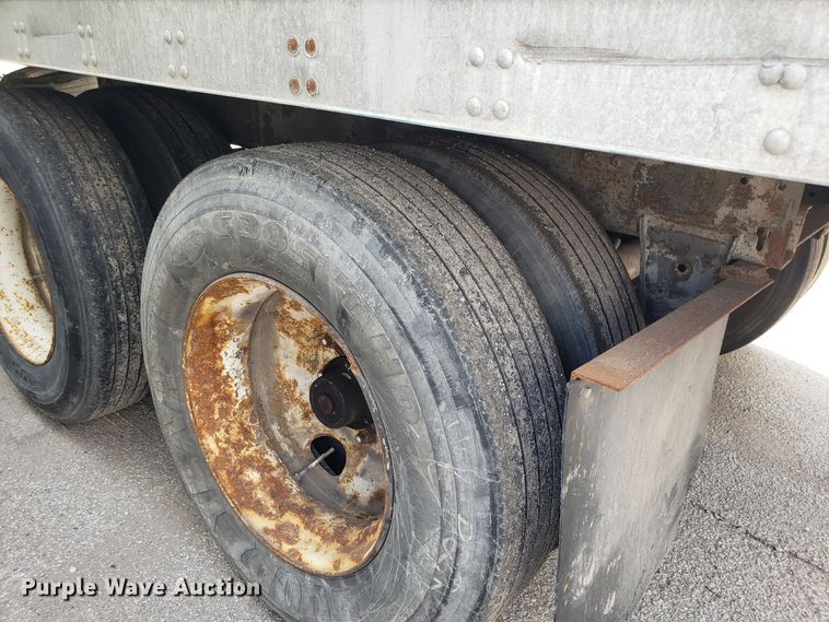 image for item DH2843 1996 Utility dry van trailer