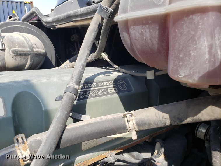 image for item DH2847 2007 Freightliner Columbia 120 semi truck