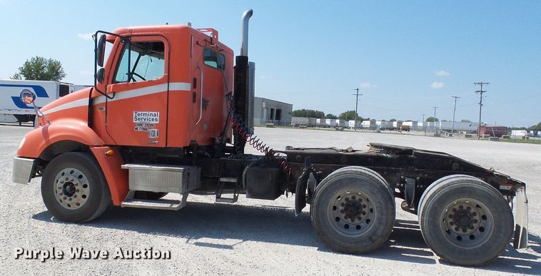 image for item DI0666 2006 Freightliner Columbia semi truck