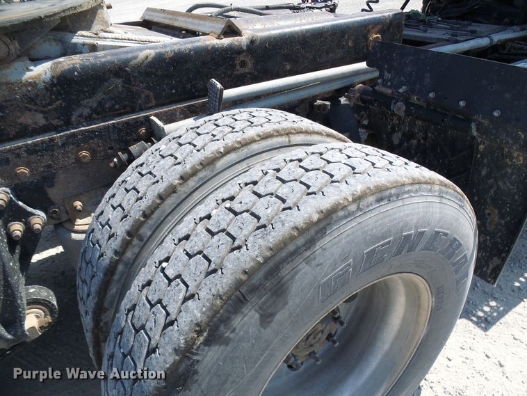 image for item DI0666 2006 Freightliner Columbia semi truck