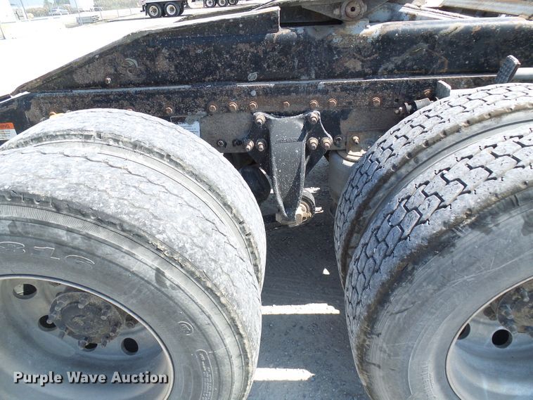 image for item DI0666 2006 Freightliner Columbia semi truck