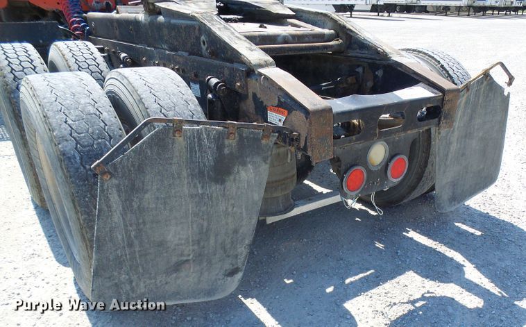 image for item DI0666 2006 Freightliner Columbia semi truck