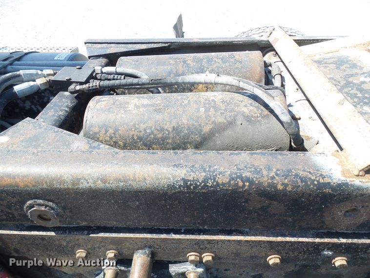 image for item DI0666 2006 Freightliner Columbia semi truck