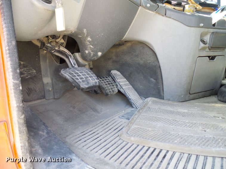 image for item DI0666 2006 Freightliner Columbia semi truck