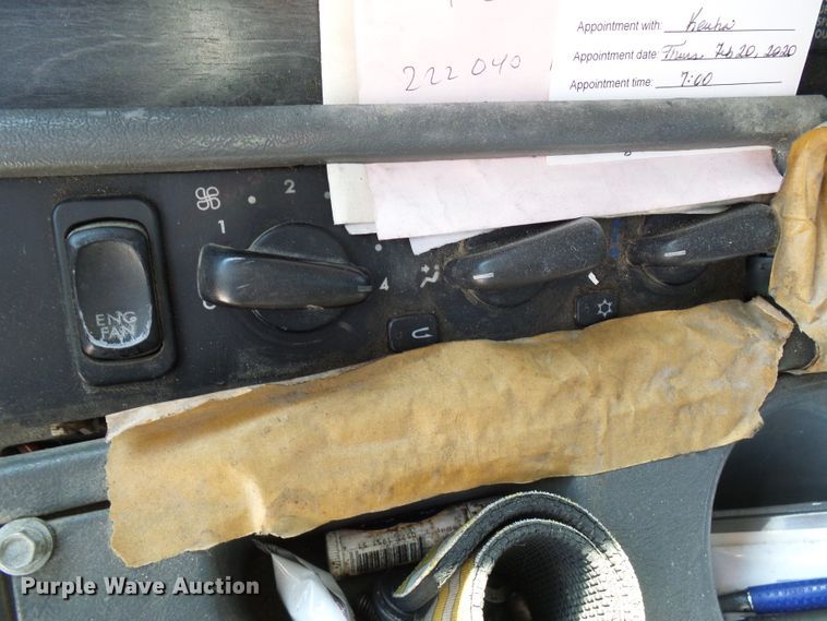 image for item DI0666 2006 Freightliner Columbia semi truck