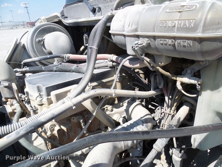 image for item DI0666 2006 Freightliner Columbia semi truck