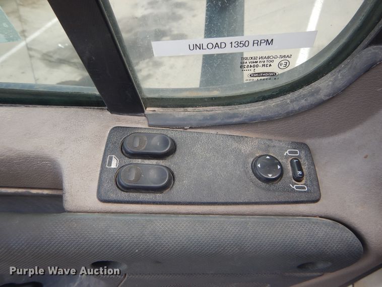 image for item DI1765 2012 Freightliner Cascadia 125 semi truck