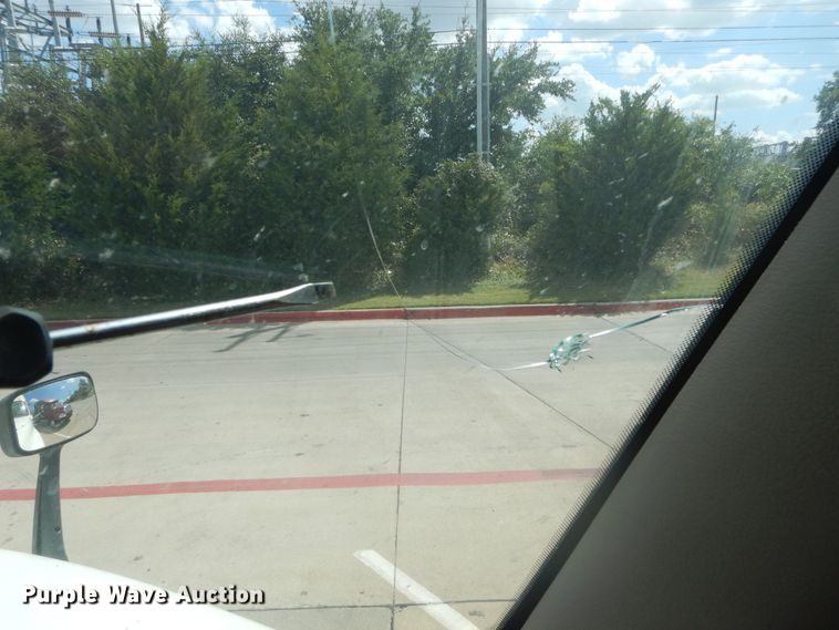 image for item DI1765 2012 Freightliner Cascadia 125 semi truck