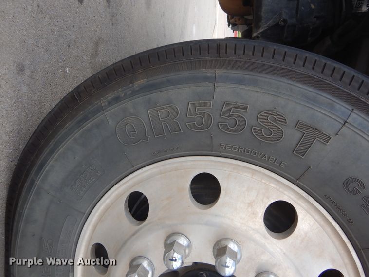 image for item DI1765 2012 Freightliner Cascadia 125 semi truck