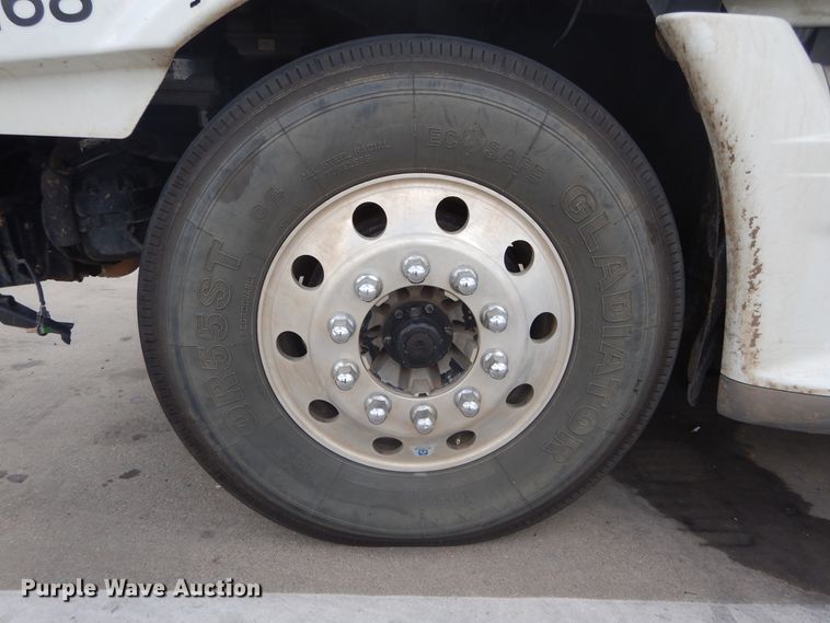 image for item DI1765 2012 Freightliner Cascadia 125 semi truck