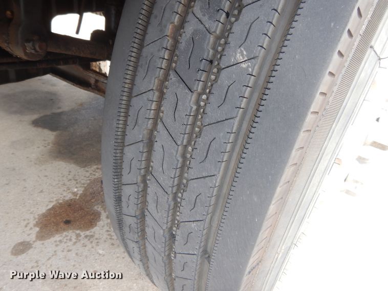 image for item DI1765 2012 Freightliner Cascadia 125 semi truck