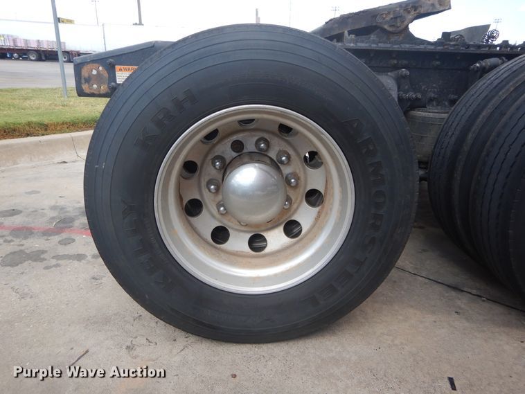 image for item DI1765 2012 Freightliner Cascadia 125 semi truck