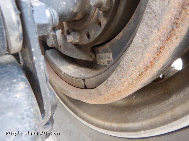 image for item DI1765 2012 Freightliner Cascadia 125 semi truck