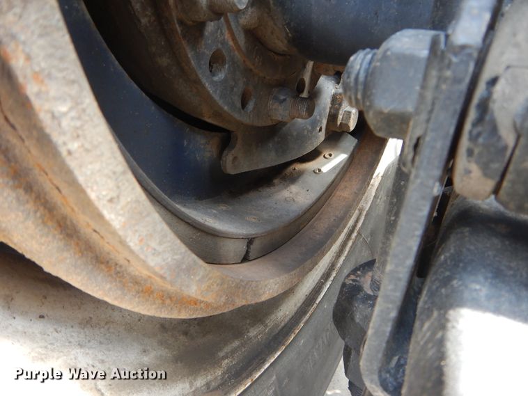 image for item DI1765 2012 Freightliner Cascadia 125 semi truck