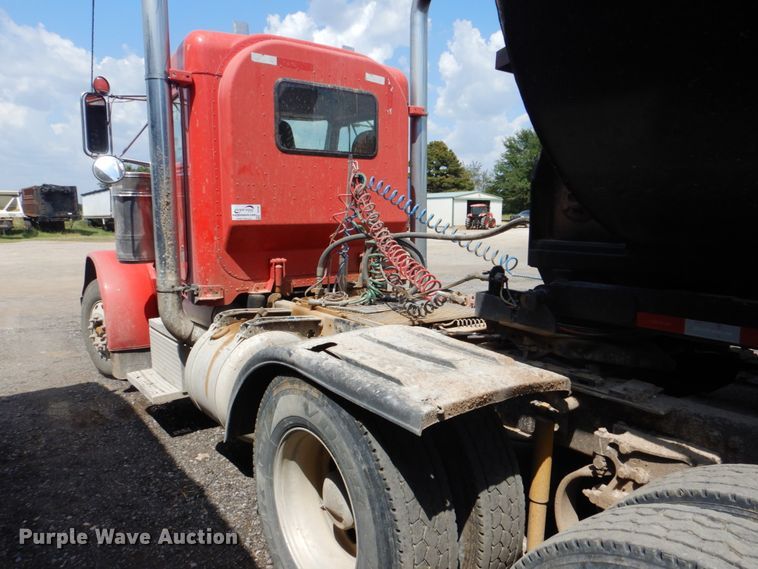 image for item DI2295 2003 Peterbilt 379 semi truck