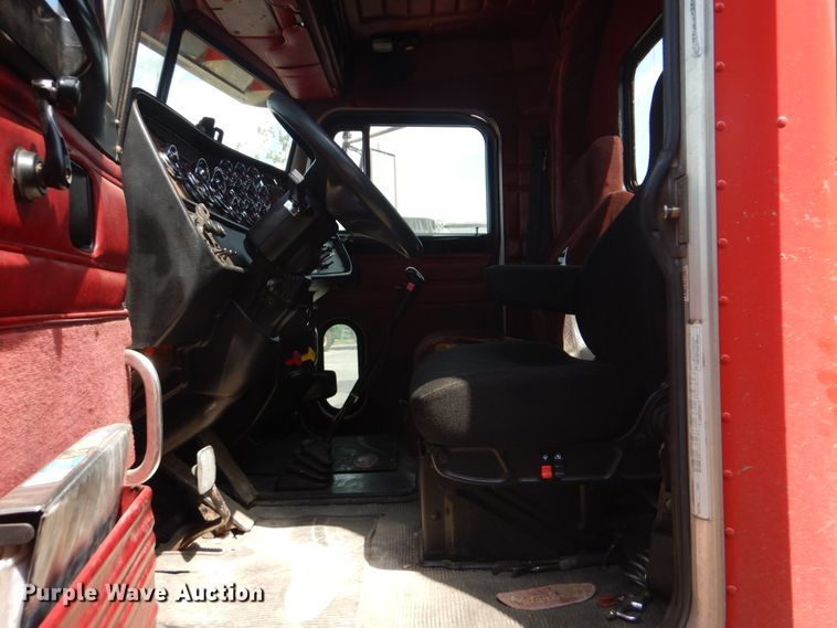 image for item DI2295 2003 Peterbilt 379 semi truck