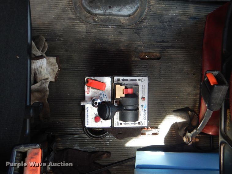 image for item DI2295 2003 Peterbilt 379 semi truck