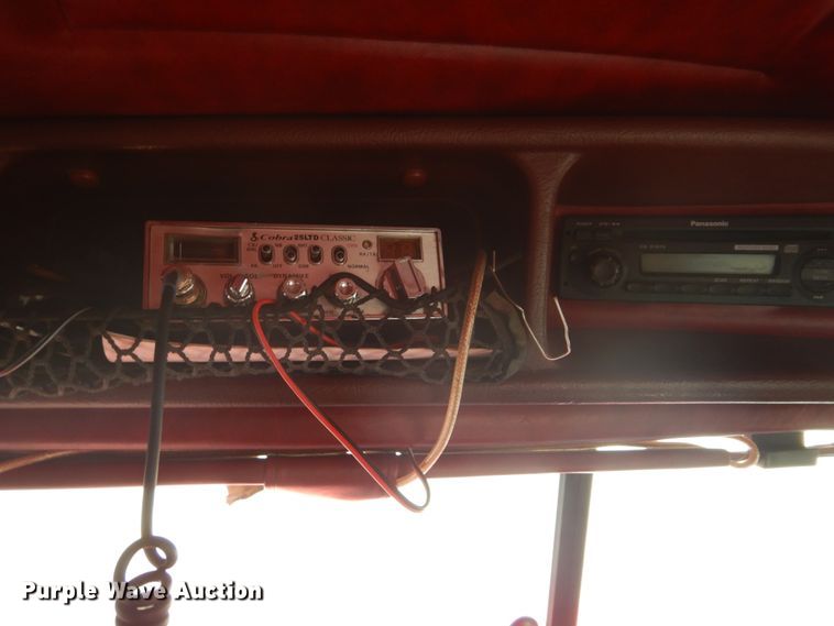 image for item DI2295 2003 Peterbilt 379 semi truck