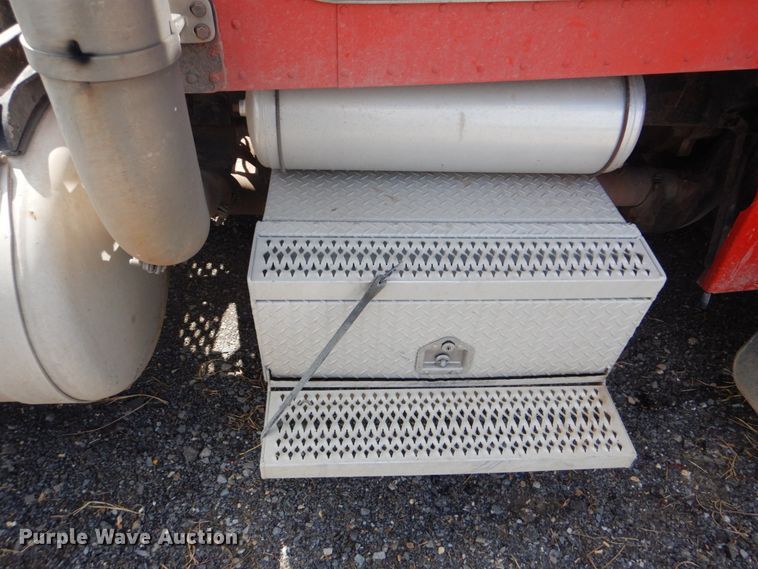 image for item DI2295 2003 Peterbilt 379 semi truck