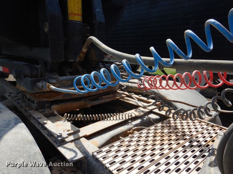 image for item DI2295 2003 Peterbilt 379 semi truck