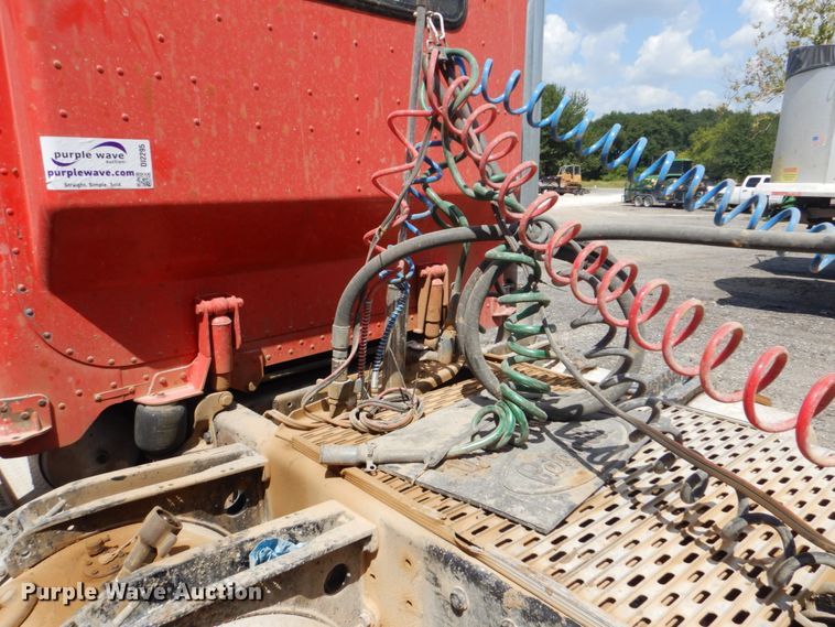 image for item DI2295 2003 Peterbilt 379 semi truck