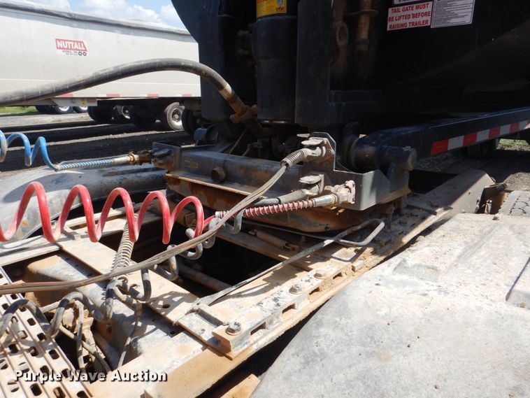 image for item DI2295 2003 Peterbilt 379 semi truck