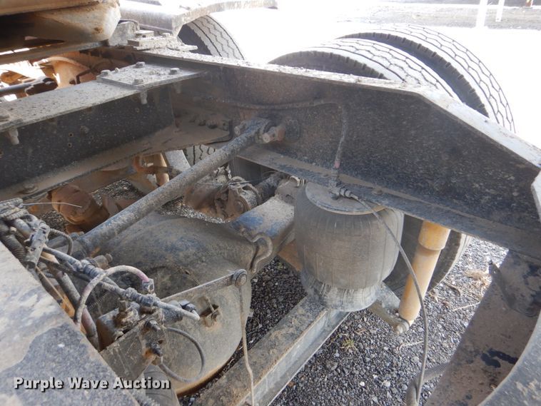 image for item DI2295 2003 Peterbilt 379 semi truck