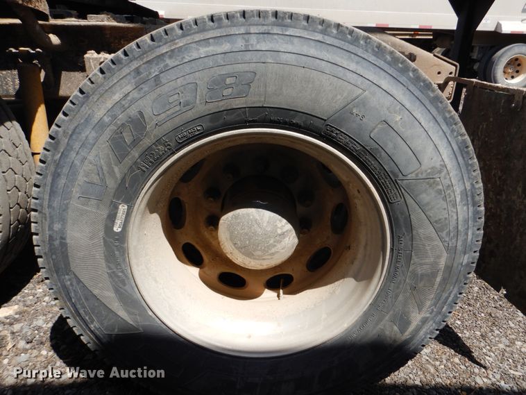 image for item DI2295 2003 Peterbilt 379 semi truck