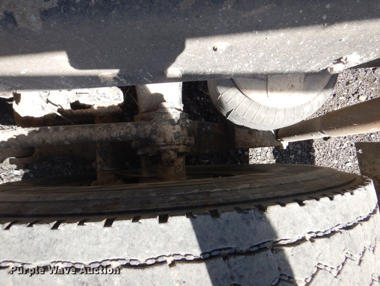 image for item DI2295 2003 Peterbilt 379 semi truck