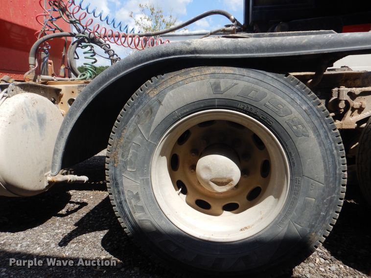 image for item DI2295 2003 Peterbilt 379 semi truck