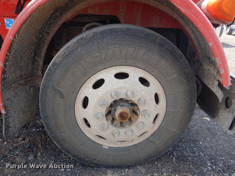 image for item DI2295 2003 Peterbilt 379 semi truck