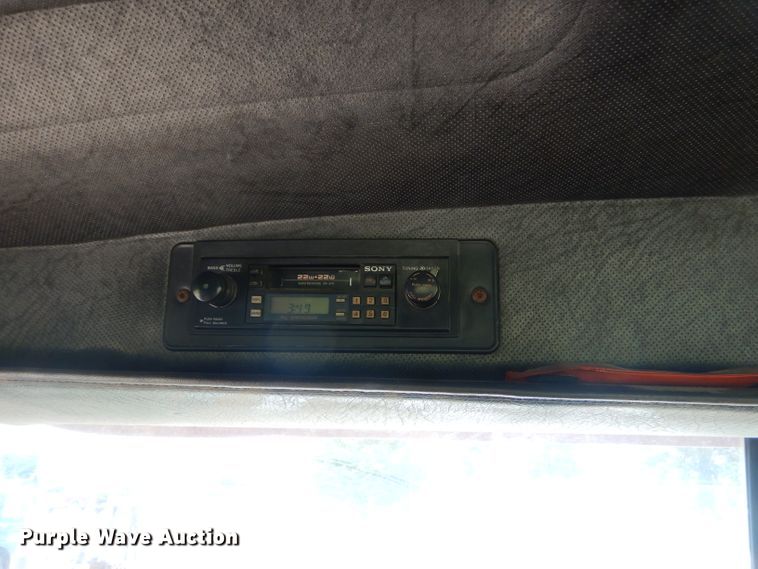 image for item ED9444 1995 Mack CH613 semi truck