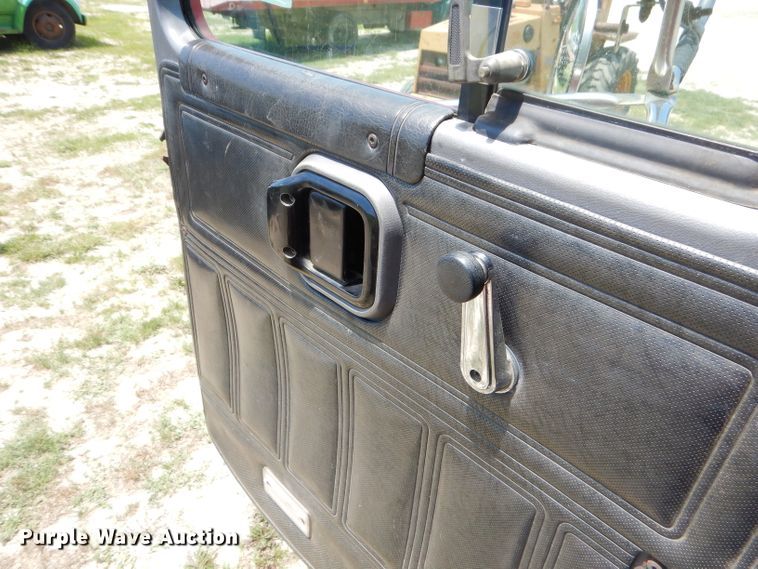 image for item ED9444 1995 Mack CH613 semi truck