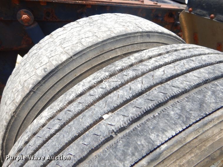 image for item ED9444 1995 Mack CH613 semi truck