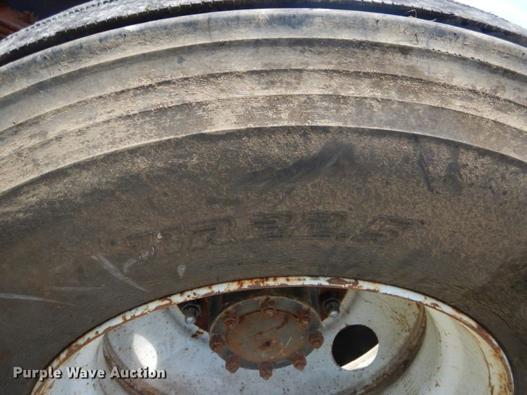 image for item ED9444 1995 Mack CH613 semi truck