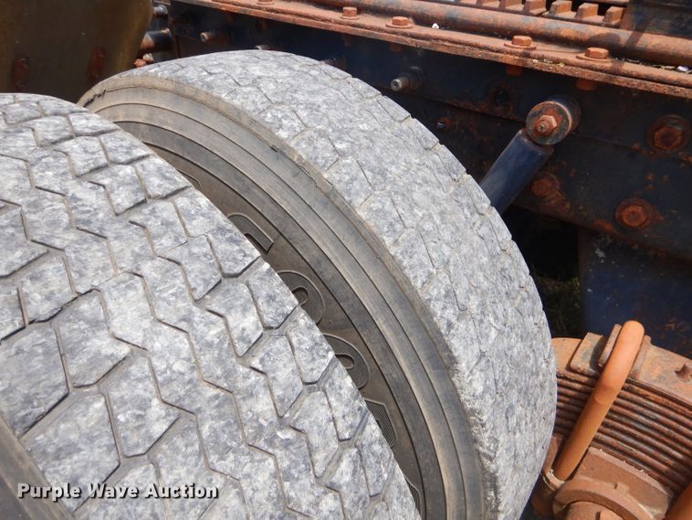 image for item ED9444 1995 Mack CH613 semi truck