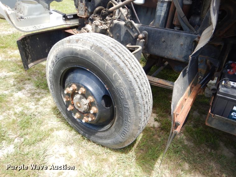 image for item ED9444 1995 Mack CH613 semi truck