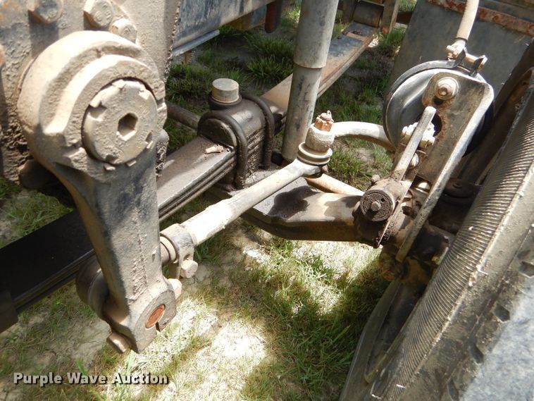 image for item ED9444 1995 Mack CH613 semi truck