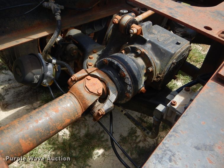 image for item ED9444 1995 Mack CH613 semi truck